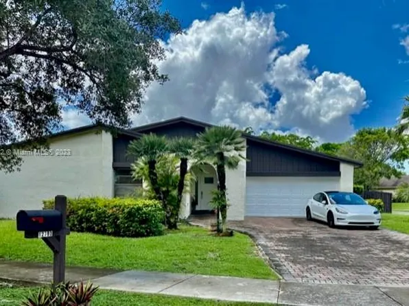 12780 SW 107th St, Miami, FL 33186