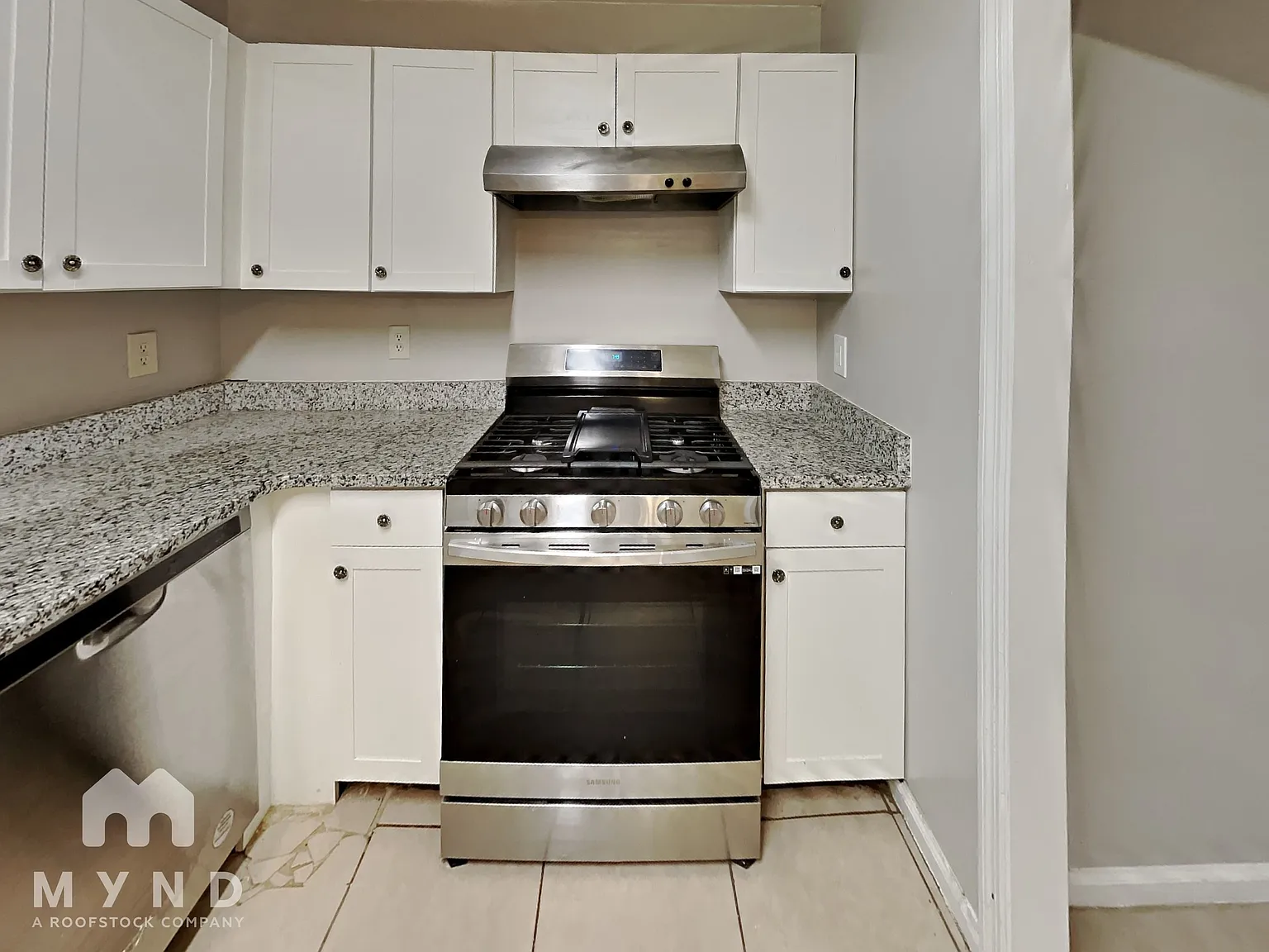 3 bed, 1.0 bath, 1212 sqft, $1,535 — Photo 4