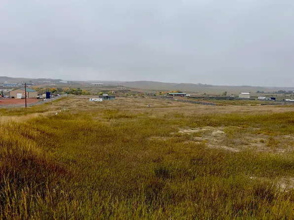 2028 125th Ave NW, Watford City, ND 58854