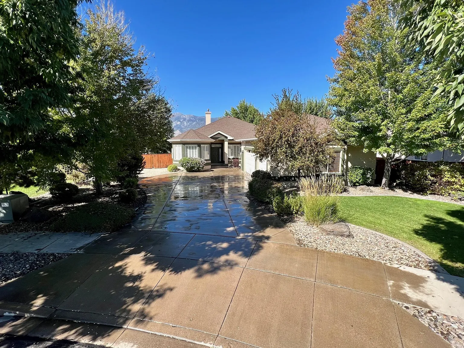 4 bed, 2640 sqft, $4,900 — Photo 4