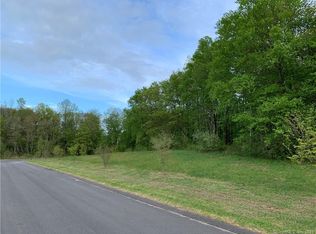 17 Sebastian Trl, Newtown, CT 06470