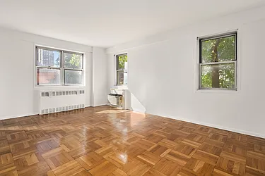 345 West 58th Street #3M in Lincoln Square, Manhattan | StreetEasy