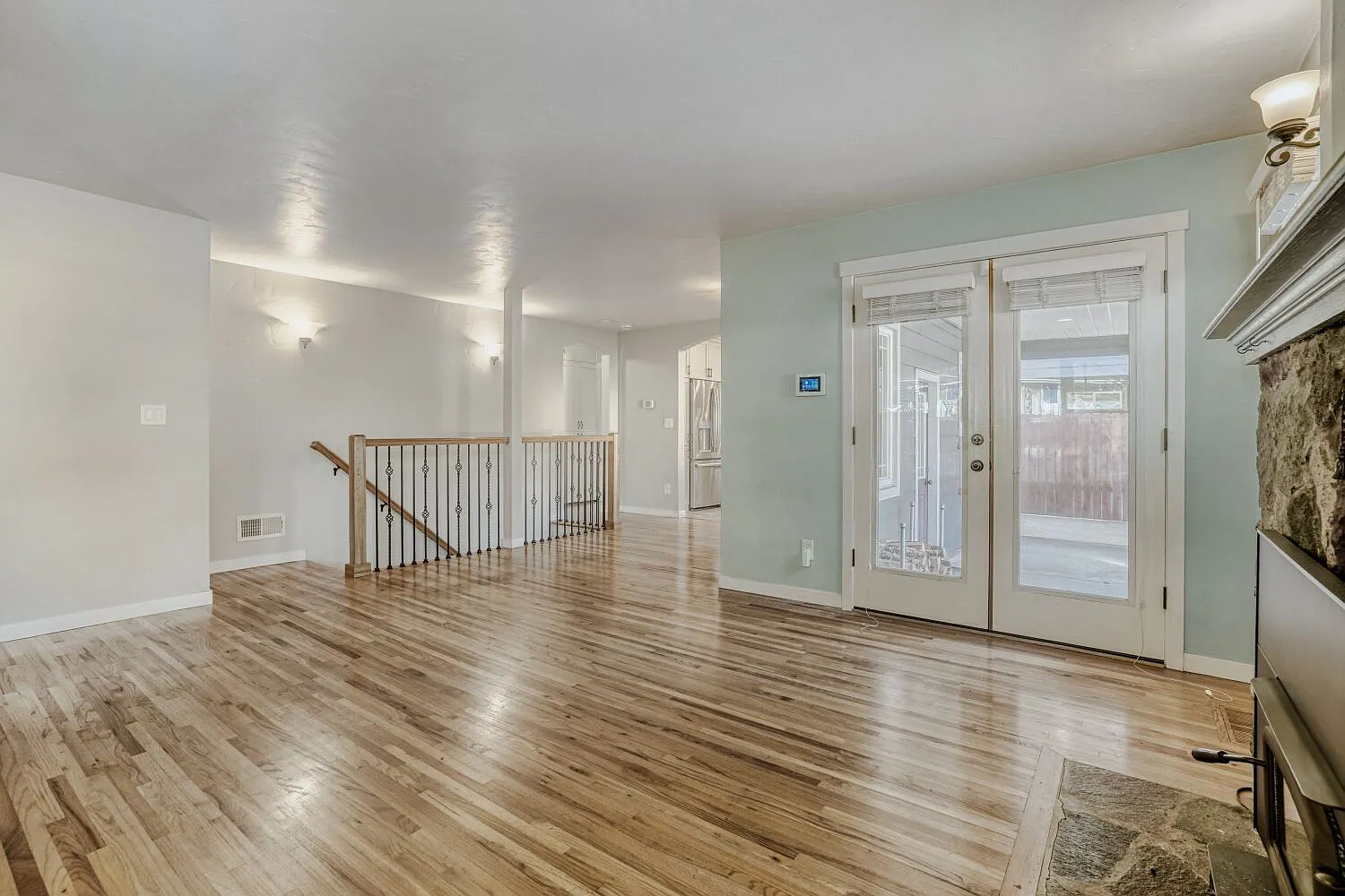 3 bed, 2.0 bath, 2273 sqft, $2,500 — Photo 4