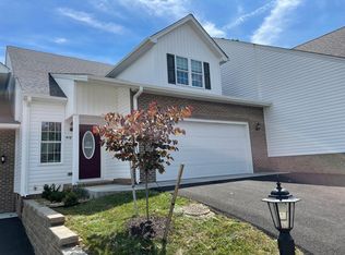 416 Collinswood Dr, Staunton, VA 24401