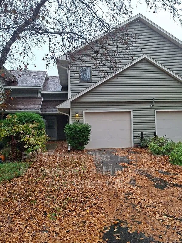 3 bed, 2.0 bath, 1272 sqft — Photo 1