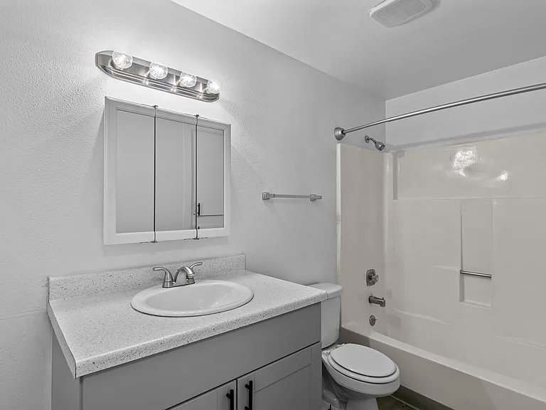 Houk 33 Apartments — Photo 26