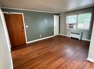 206 Grand Ave #B, Rutherford, NJ 07070