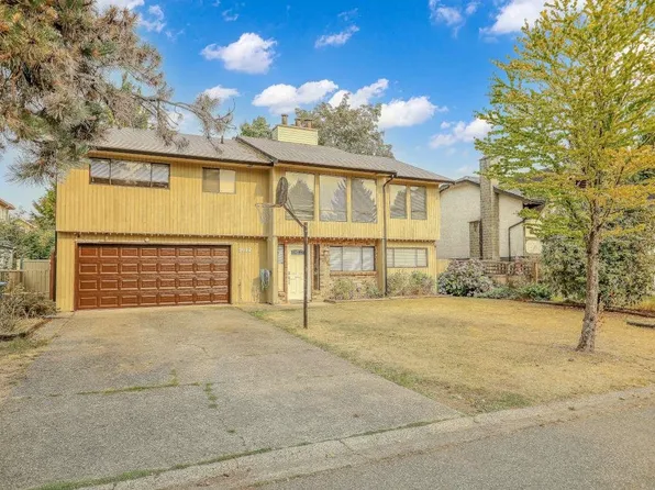 9012 145a St, Surrey, BC V3R 7Y4