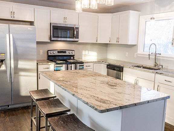 4th image of 18 Spruce St