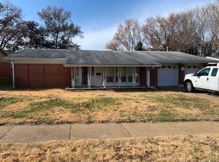 2715 Derhake Rd, Florissant, MO 63033