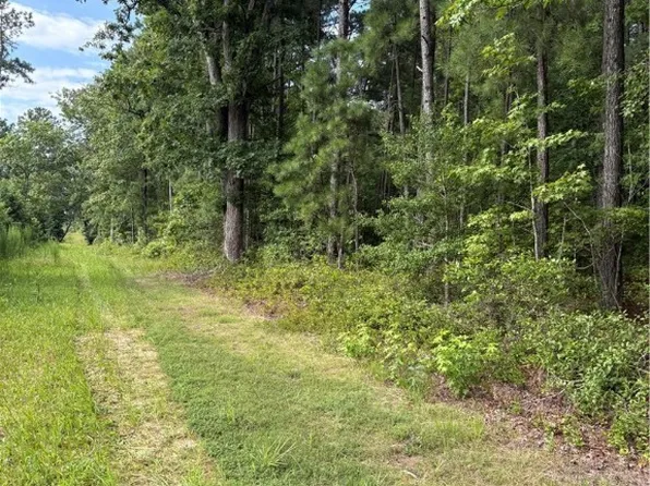 (undisclosed Address), Disputanta, VA 23842