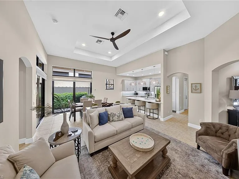 7890 Allende Ln — Photo 15