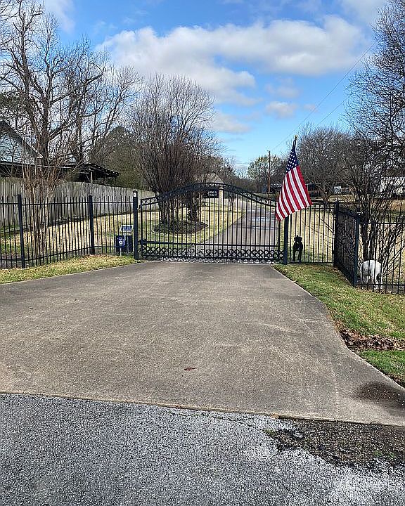 2nd image of 107 Northview Dr