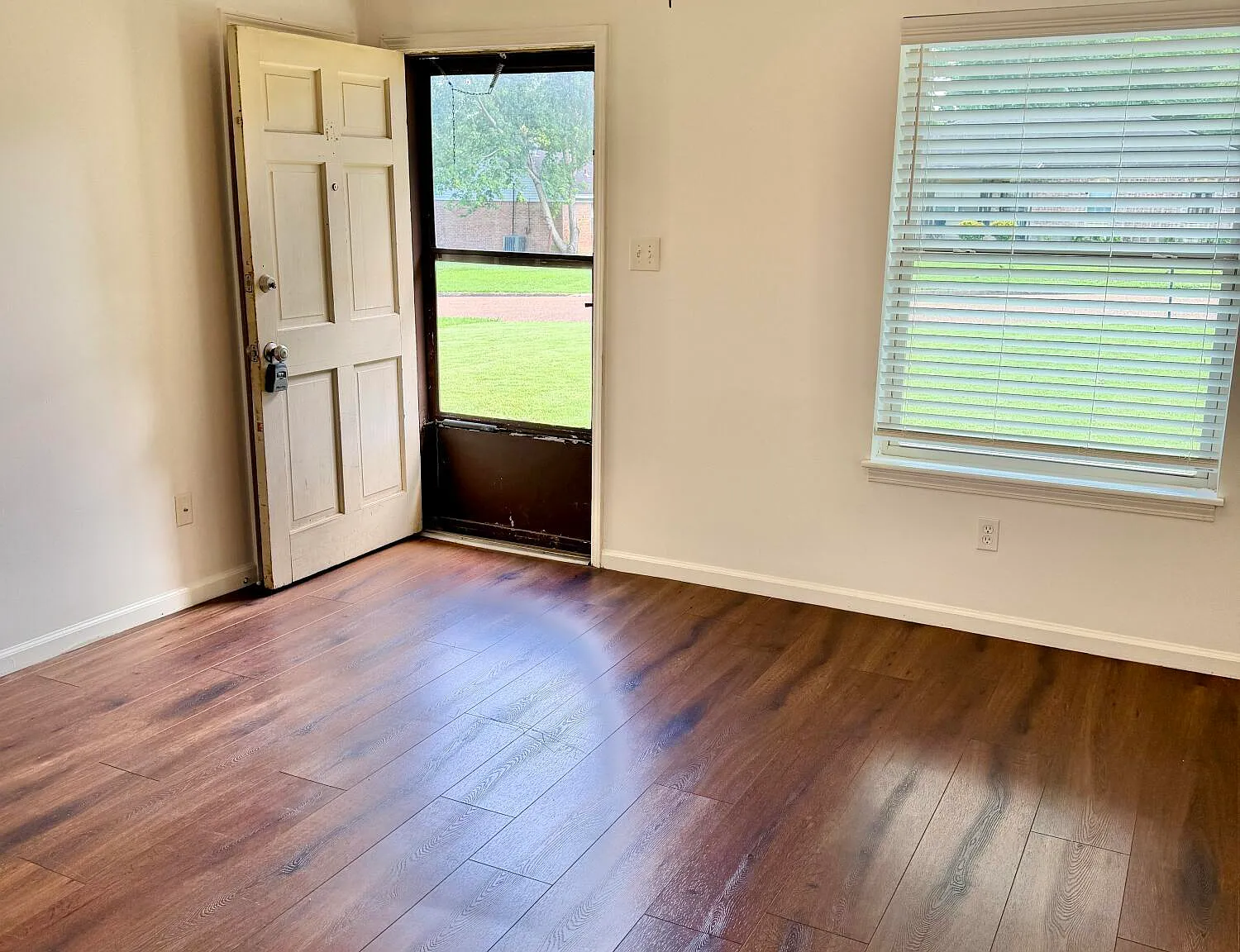 2 bed, 1.0 bath, 1157 sqft, $1,500 — Photo 4