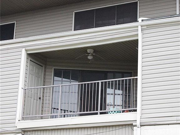 2nd image of 426 Yacht Club Dr