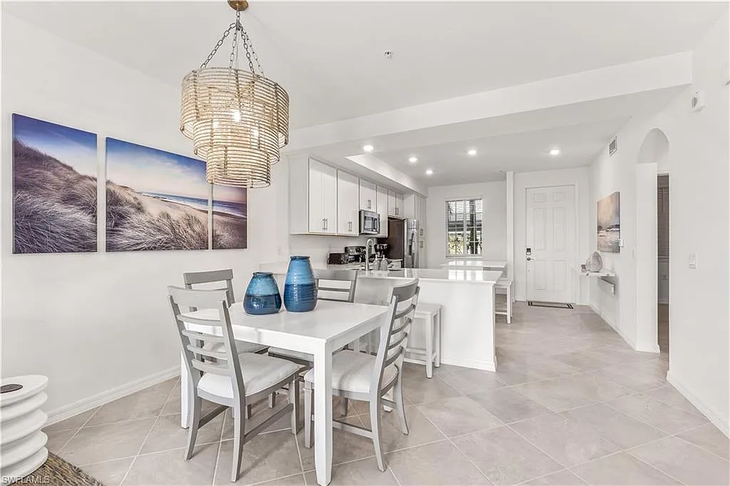 2 bed, 2.0 bath, 1120 sqft, $4,500 — Photo 3