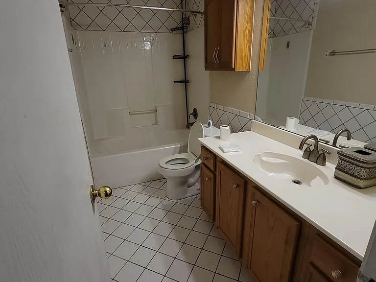 6105 Brookfall Dr — Photo 9