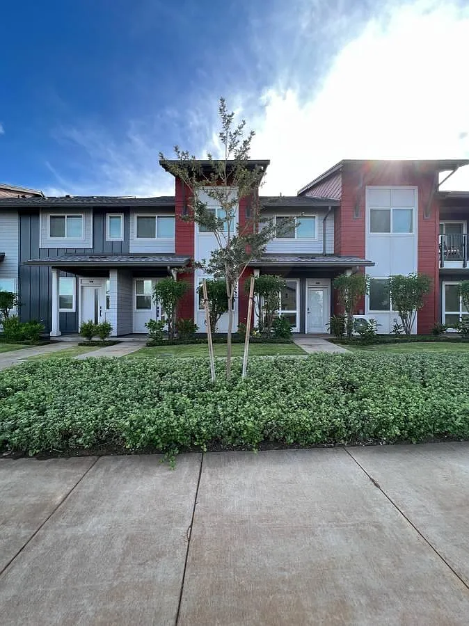 3 bed, 1805 sqft, $4,400 — Photo 1