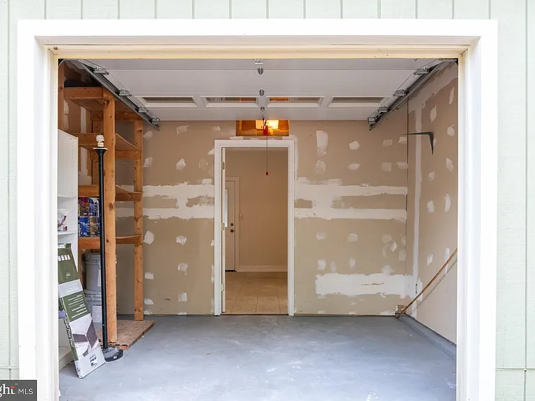 2031 Hillside Dr — Photo 35