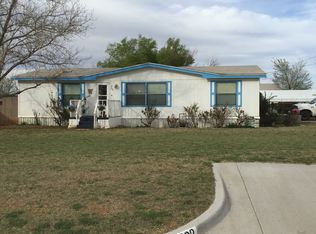 900 W Panhandle St, Slaton, TX 79364
