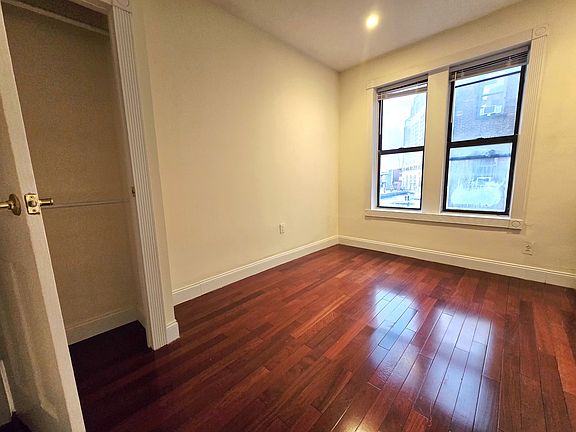 5th image of 586 Pacific St #5B