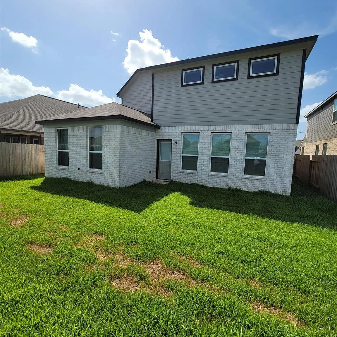 5 bed, 3.5 bath, 2785 sqft, $3,500 — Photo 4