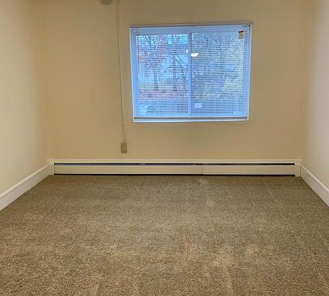 4th image of 111 N Broadway St #204