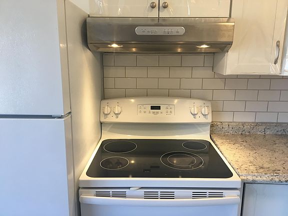 5th image of 4850 Briarwood Ave APT 7
