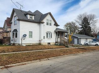 221 S Monroe Ave, Mason City, IA 50401