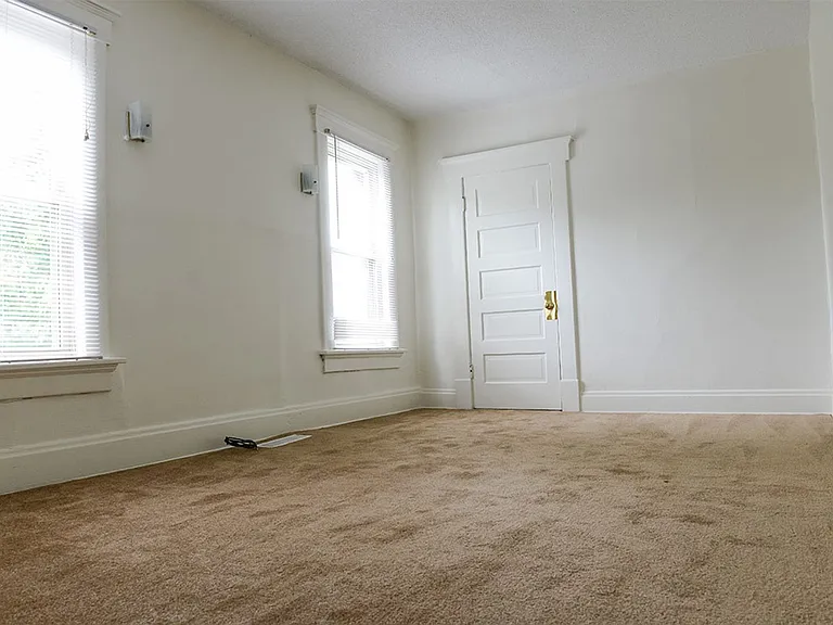 2296 Summit St — Photo 16