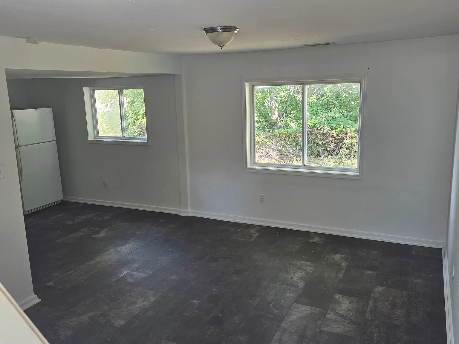 2 bed, 889 sqft, $1,000 — Photo 2
