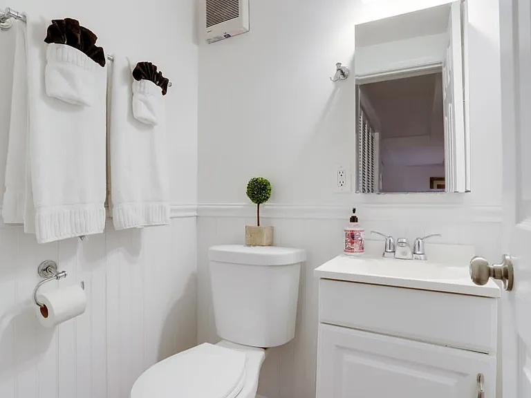 1765 R St NW #1A — Photo 14