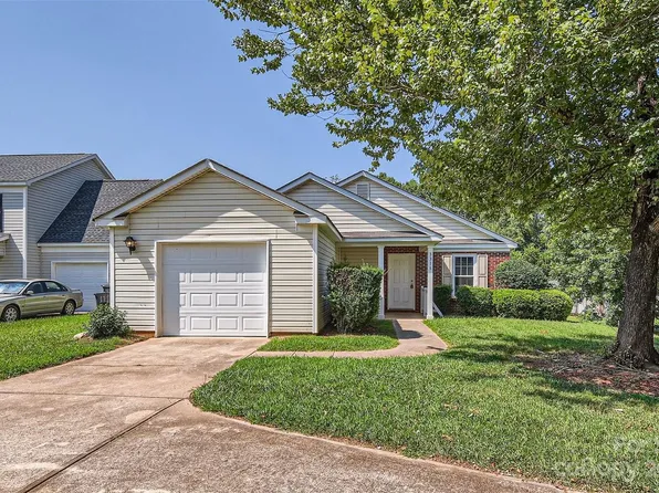 3316 Alderknoll Ct, Charlotte, NC 28216