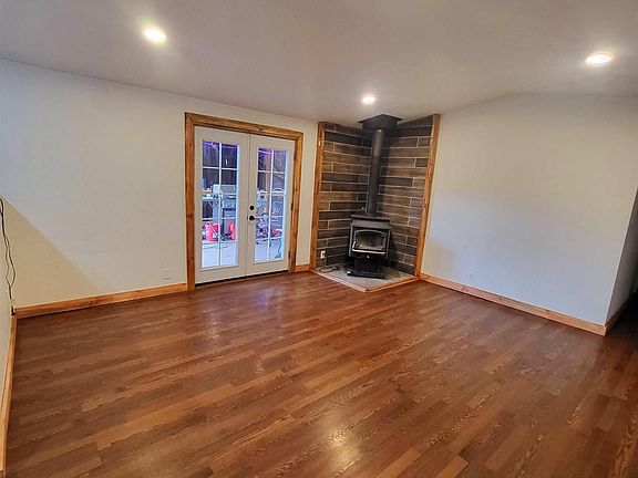 2nd image of 89 Waterfall Loop