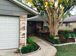 1313 Val Genes Rd, Edmond, OK 73003