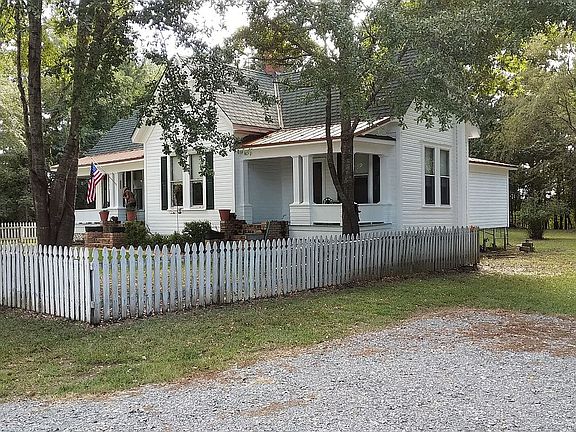 2nd image of 219 Carroll Ln