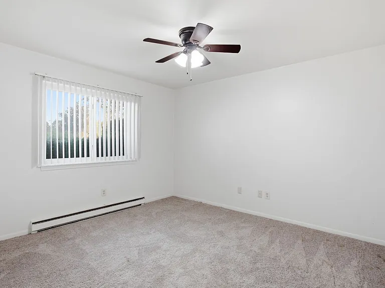 825 South Grand Avenue — Photo 17