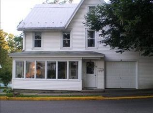 10 Union St, Pine Grove, PA 17963