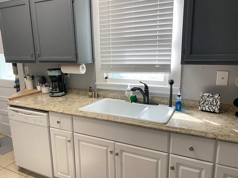 1039 Riviera St — Photo 30