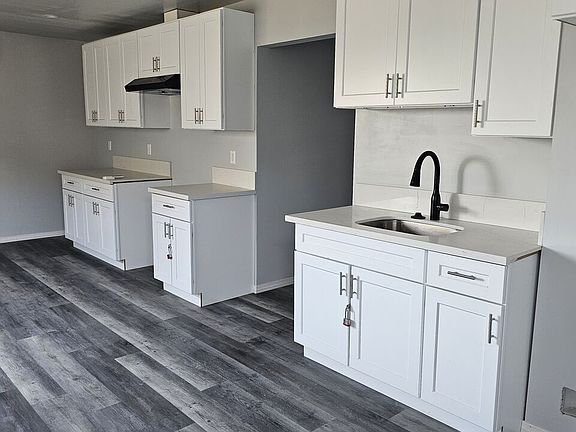 4th image of 532 W 51st St