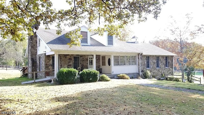 1st image of 87 Glen Rd