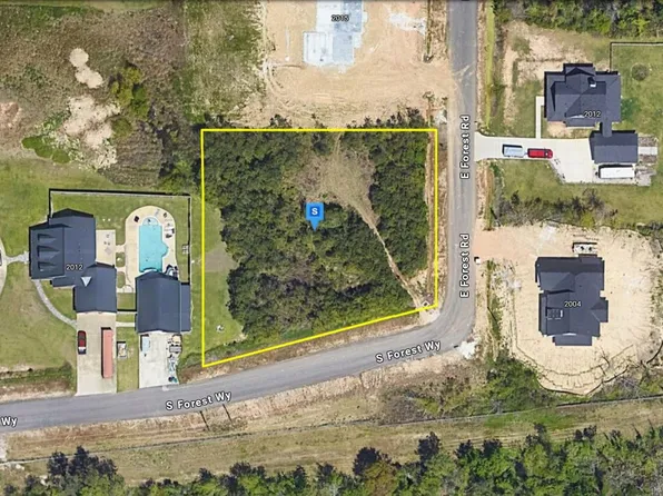 2013 E Forest Rd, Westlake, LA 70669