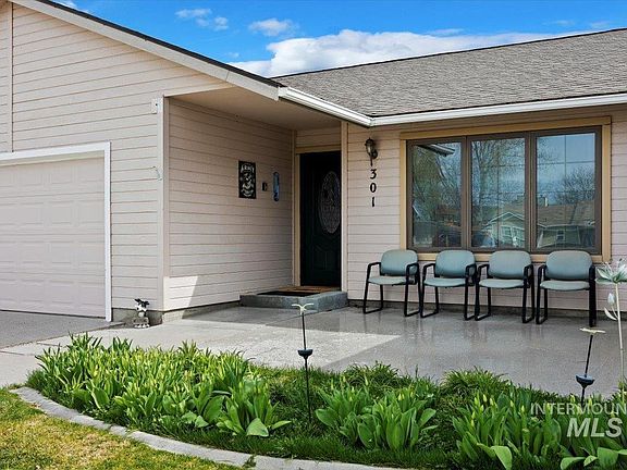 2nd image of 301 Diamond Dr