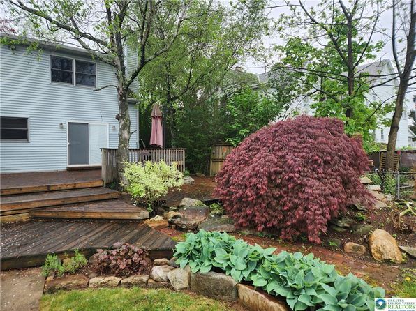 3946 Mountain View Dr, Danielsville, PA 18038