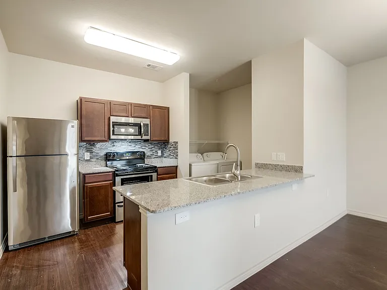 Majors Place — Photo 5