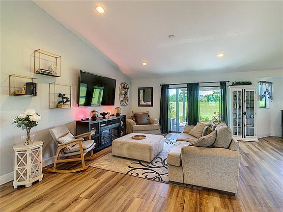 4th image of 4026 Dinner Lake Way