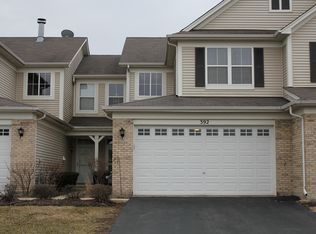 392 Chesapeake Ln, Oswego, IL 60543