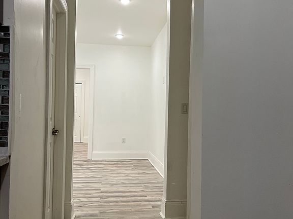4th image of 104 Glenwood Ave #106-202