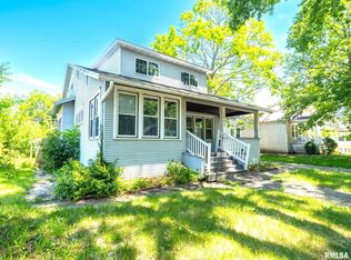 1005 Charlotte St, Pekin, IL 61554