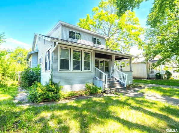 1005 Charlotte St, Pekin, IL 61554